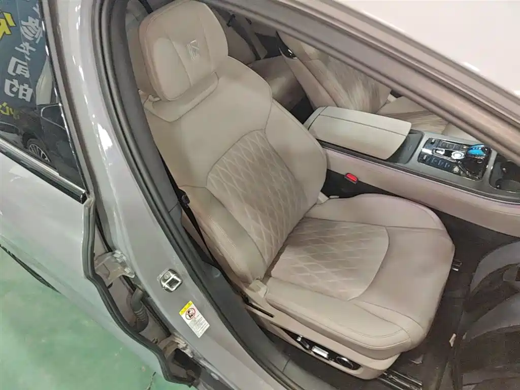 BYD Han 2025 DM-i 125KM LiDAR Smart Driving фото 25