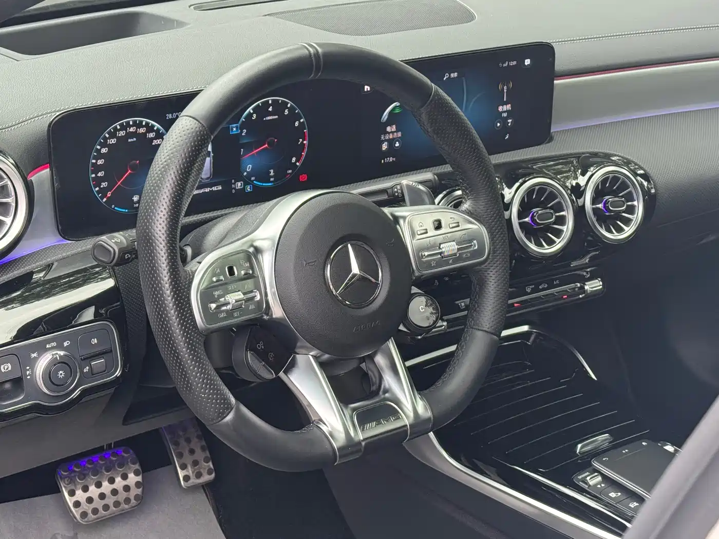 Mercedes-Benz A-Class AMG 2022 AMG A 35 L 4MATIC фото 8