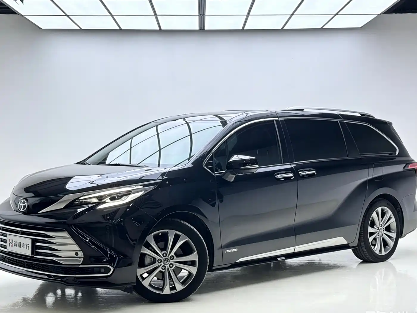 Toyota Sienna 2023 2.5L Hybrid Platinum Edition