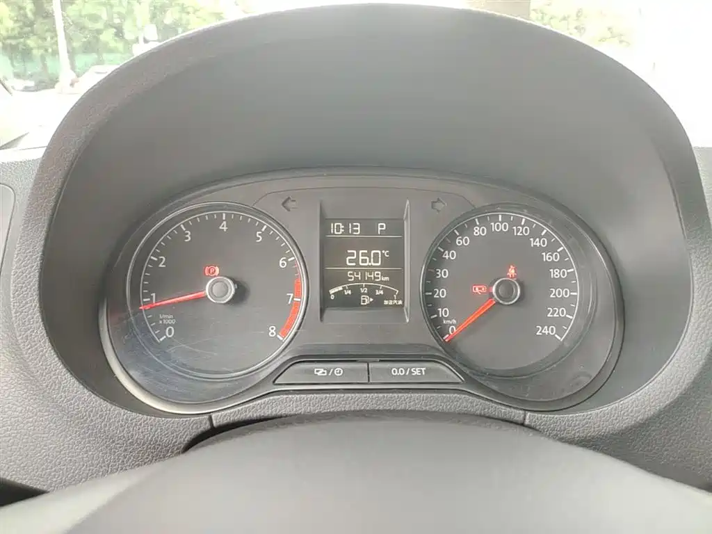 Volkswagen Polo 2016 1.4L Automatic Trend фото 12