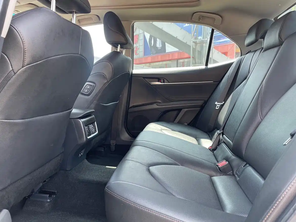 Toyota Camry 2023 2.5G Luxury Edition фото 8