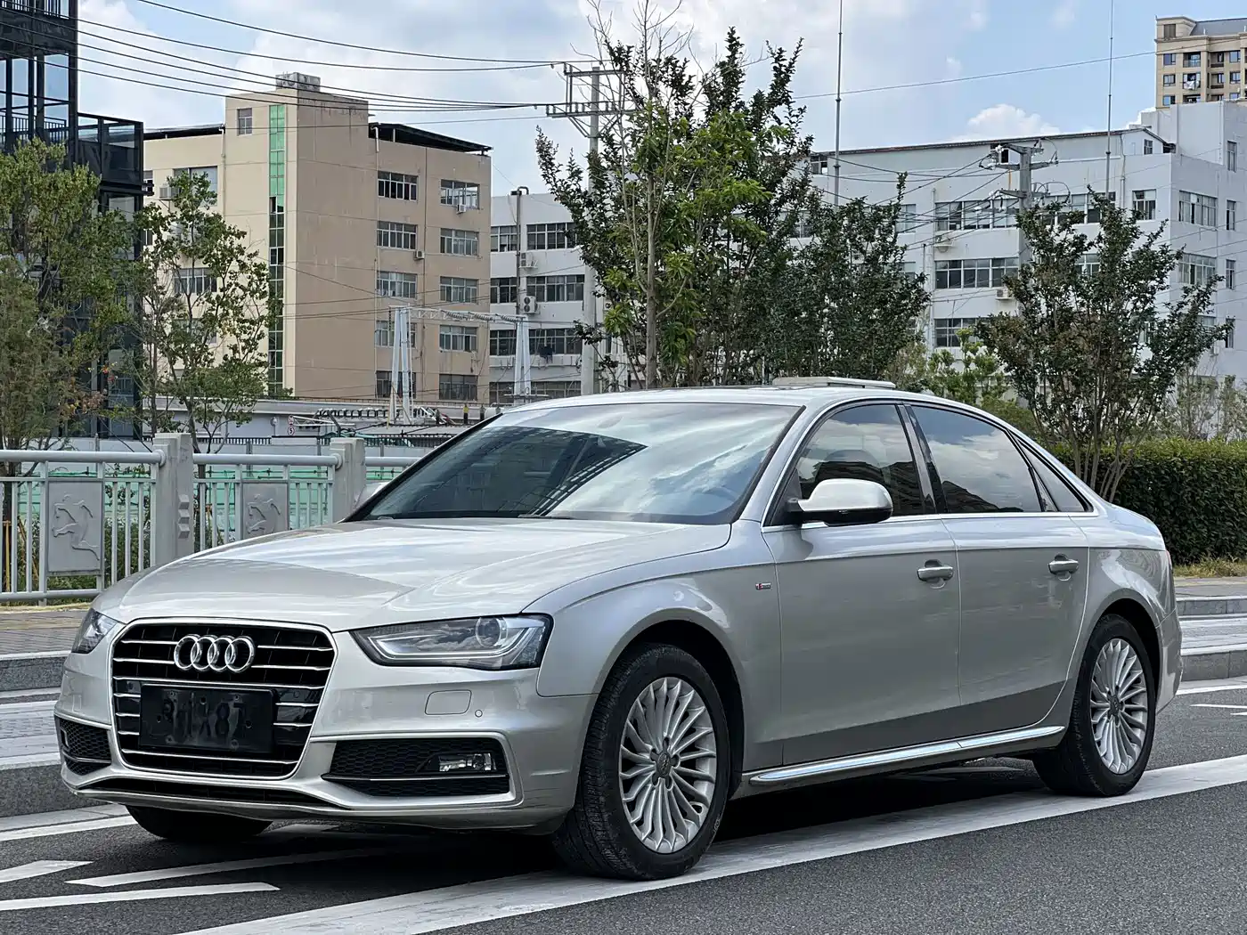Фото 1 - Audi A4L