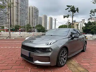 Lynk & Co 03
