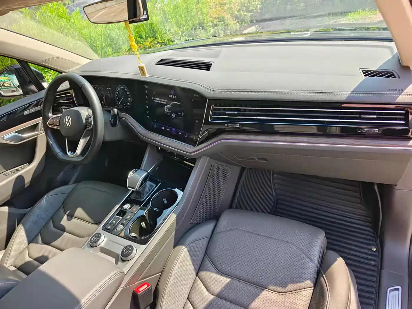 Volkswagen Touareg 2022 3.0TSI Rui Xiang Edition Gloss Black Sport Package фото 25