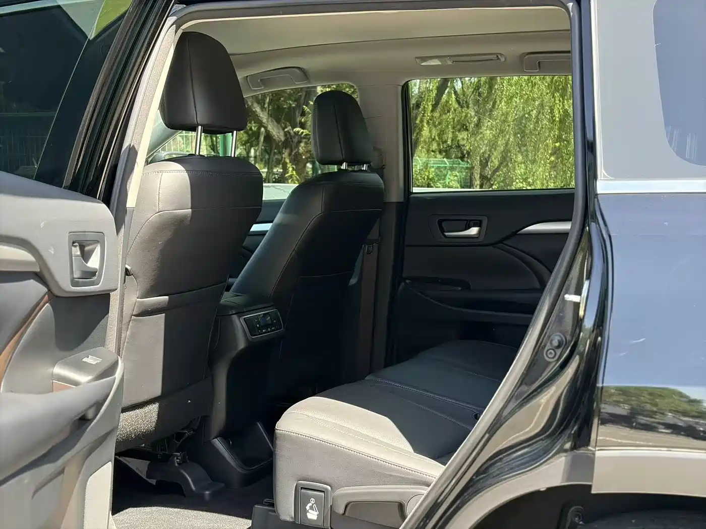 Toyota Highlander 2017 2.0T 4WD Gloss Black Limited Edition фото 5