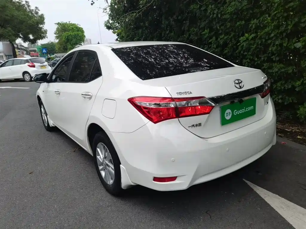 Toyota Corolla 2014 1.6L CVT GL фото 5
