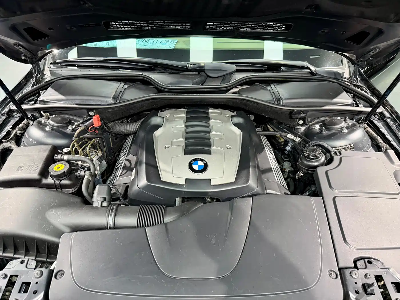 BMW 7 Series 2005 Model 740Li фото 18