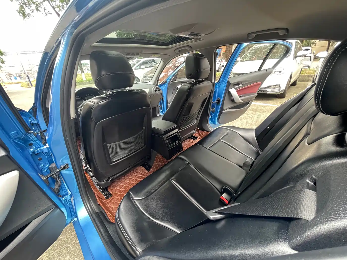BMW 1 Series 2018 118i Fashion Edition фото 18