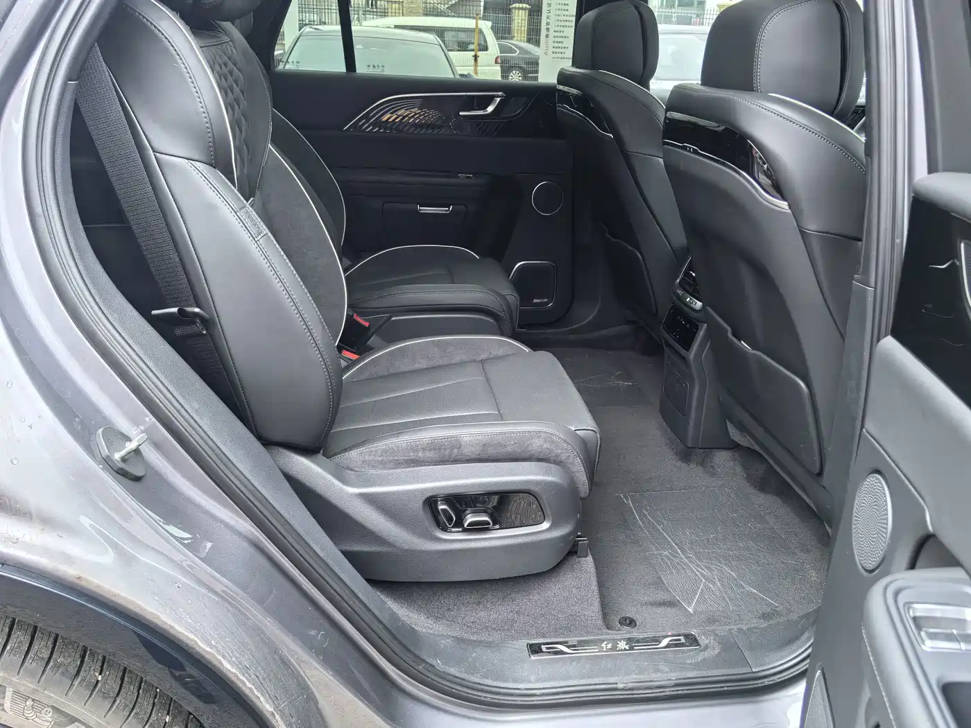 2023 Hongqi E-HS9