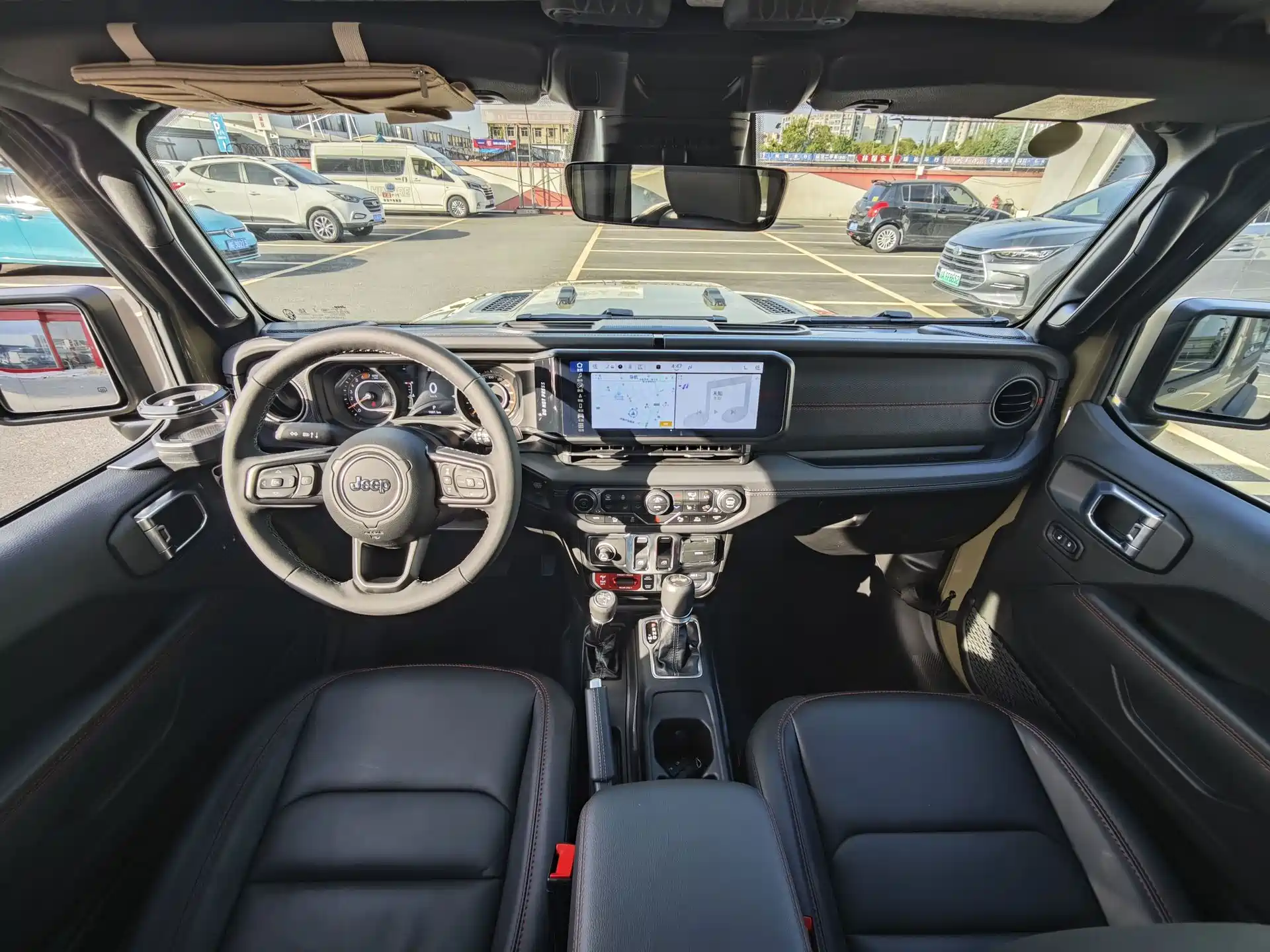 Photo 10 - Jeep Wrangler
