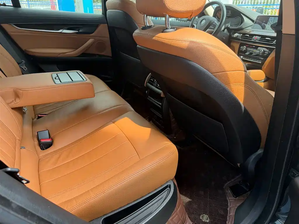 BMW X6 2018 xDrive28i фото 11