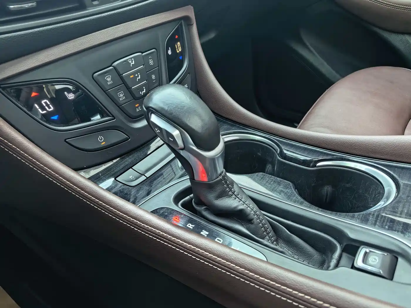 Buick Envision Plus 2020 28T AWD Elite фото 10