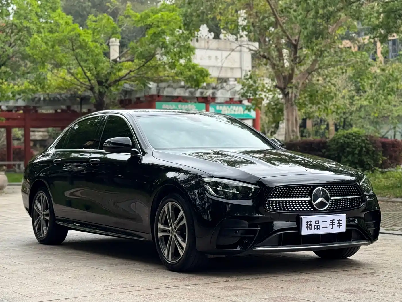 MERCEDES-BENZ E CLASS