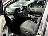 Фото 4 - Toyota Granvia