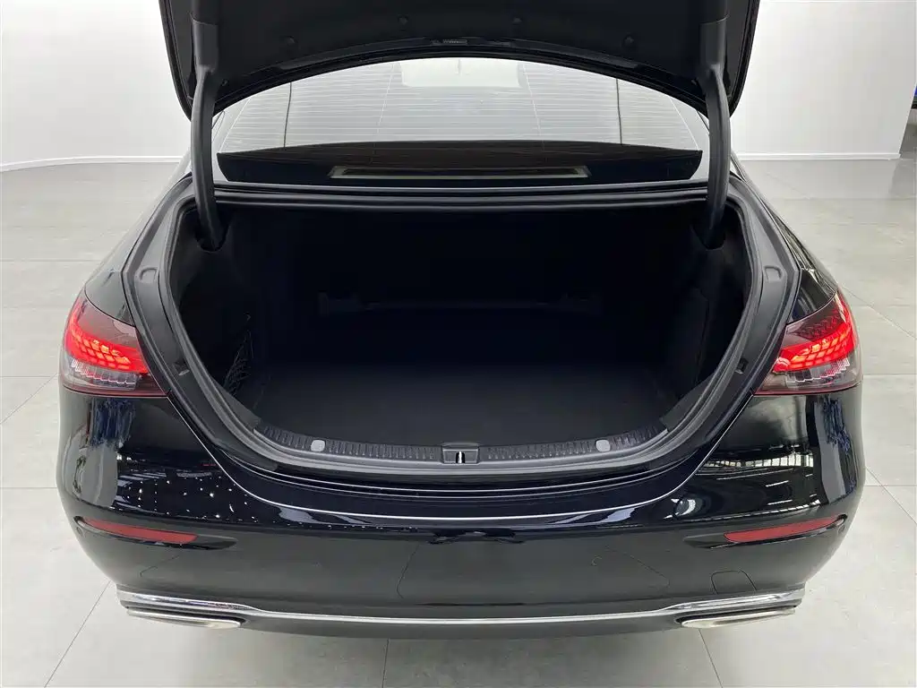Mercedes-Benz E-Class 2023 E 300 L Fashion фото 29