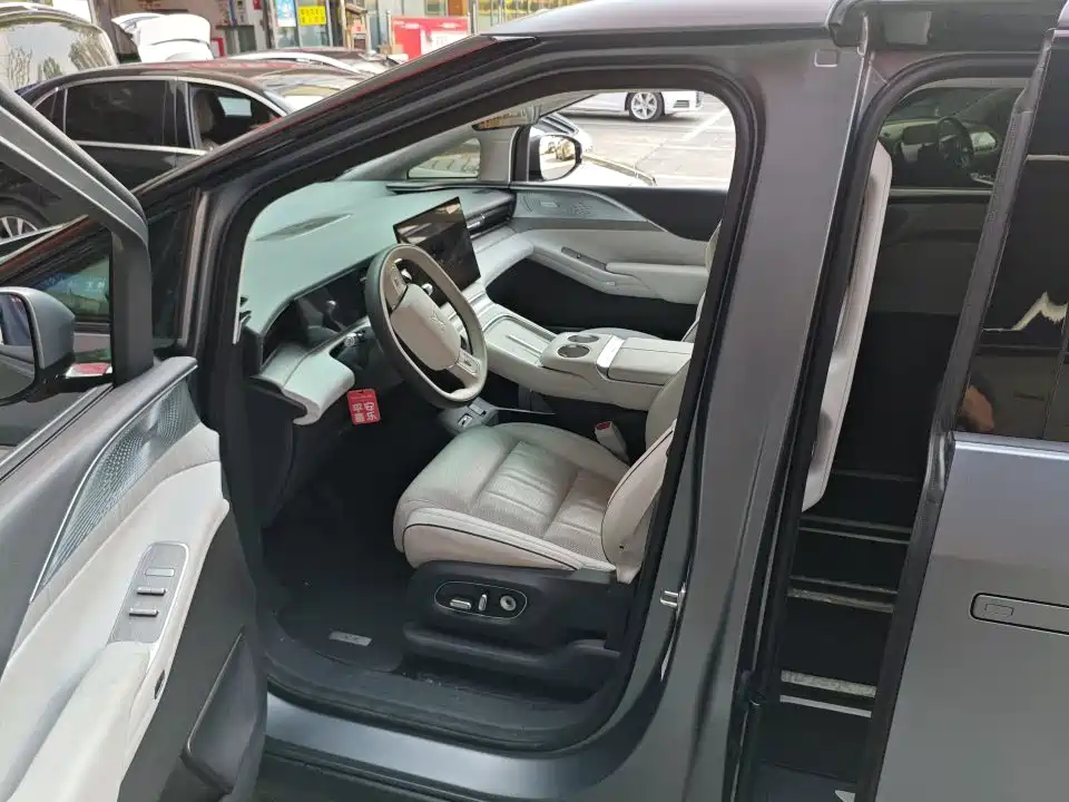 XPeng X9 2025 2025 Extended Range Edition