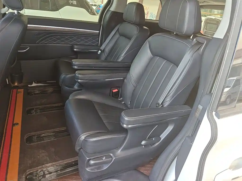 GAC Trumpchi Trumpchi M8 2018 320T Exclusive Edition фото 17