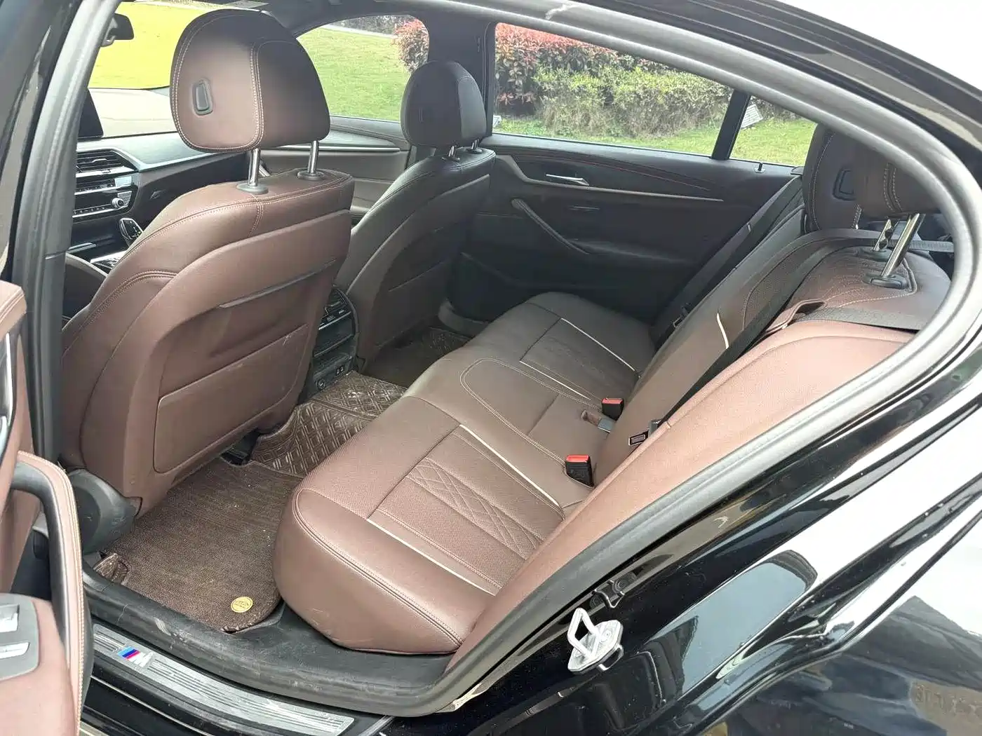 BMW 5 Series New Energy 2022 535Le M Sport Package фото 5