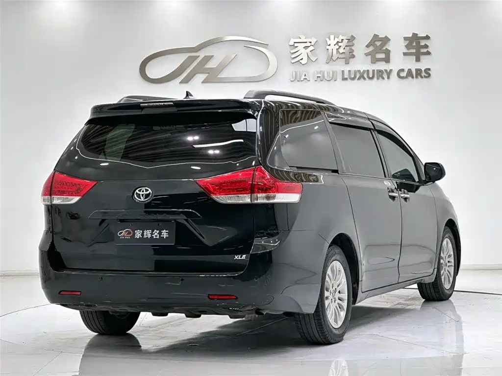 Toyota Sienna 2011 3.5L 2WD Automatic фото 7
