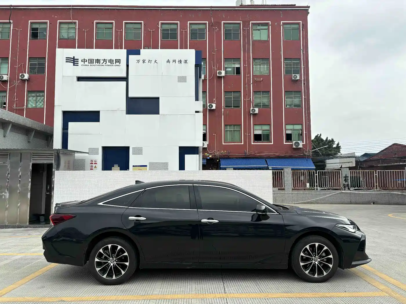 Toyota Avalon 2023 2.5L Luxury Edition фото 7