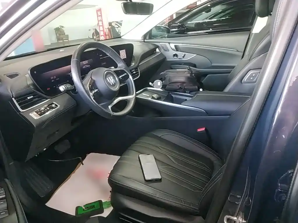 Photo 11 - Buick LaCrosse