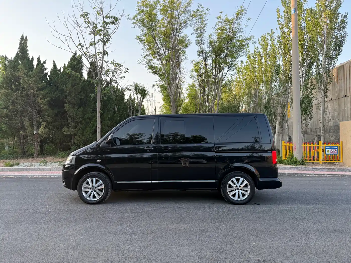 Volkswagen Multivan 2012 2.0TSI 4WD Premium фото 4