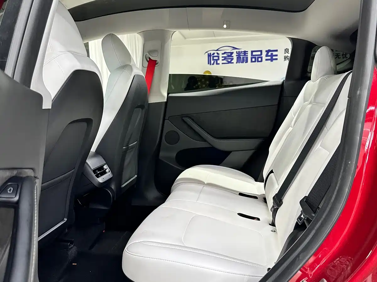 Фото 6 - Tesla Model Y