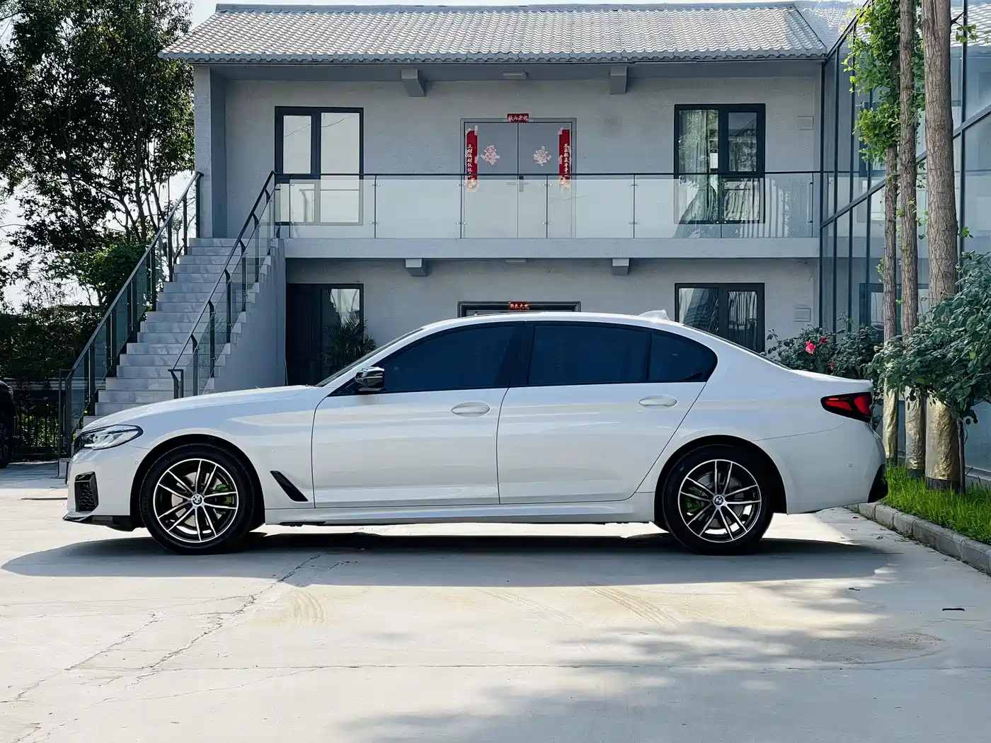 BMW 5-SERIES