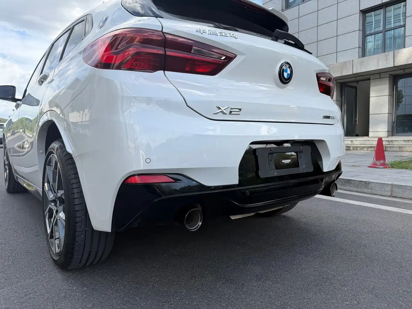 BMW X2 2023 2022 sDrive25i Black Night Edition