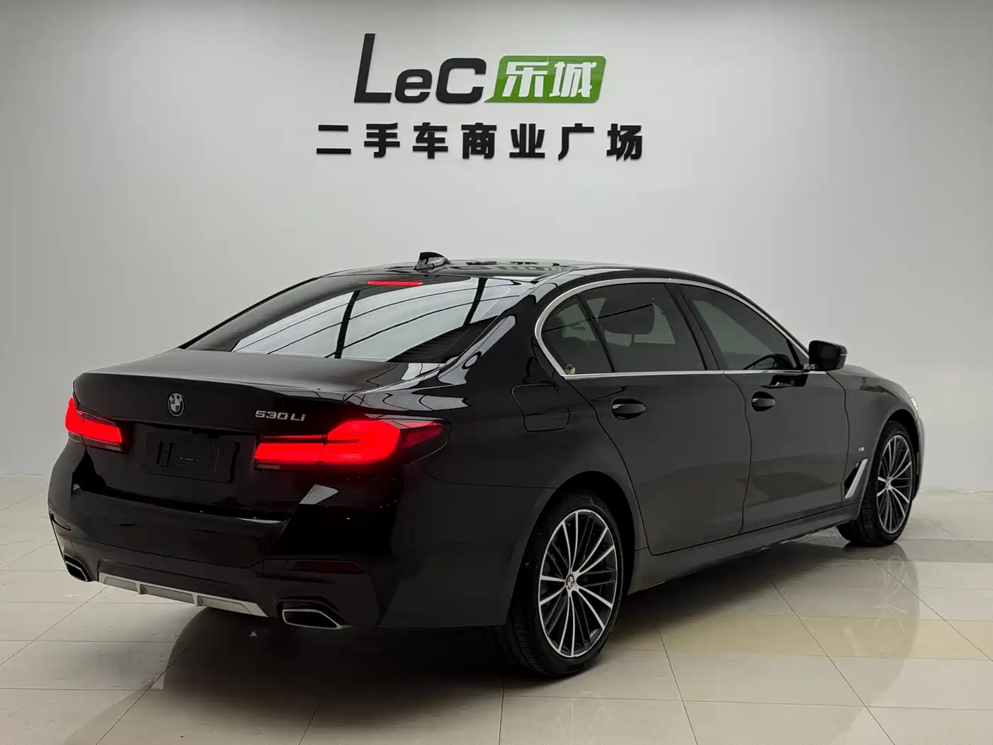 BMW 5 Series 2023 Facelift 530Li Leading M Sport Package фото 4