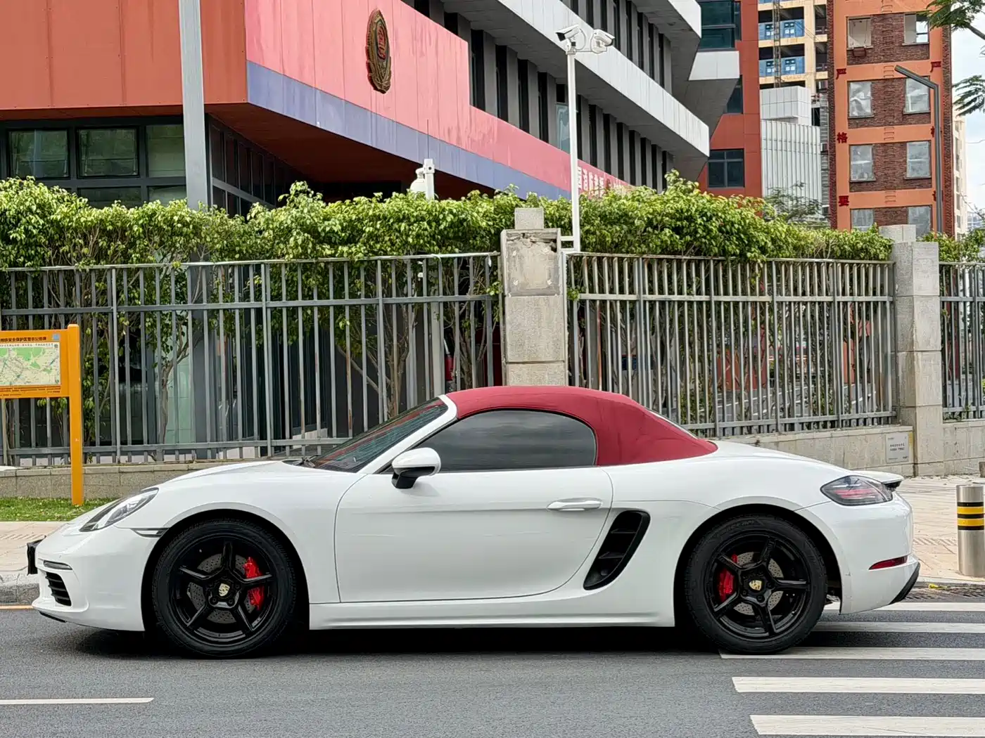 Porsche 718 2018 Boxster 2.0T фото 4