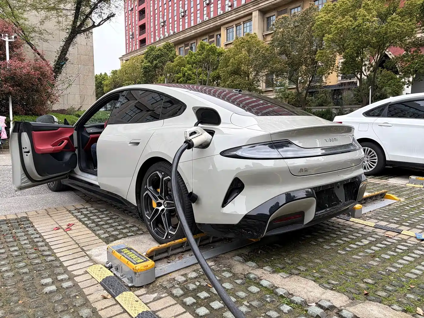 Xiaomi Auto Xiaomi SU7 2024 RWD Ultra Long Range Advanced Smart Driving Pro Edition фото 14