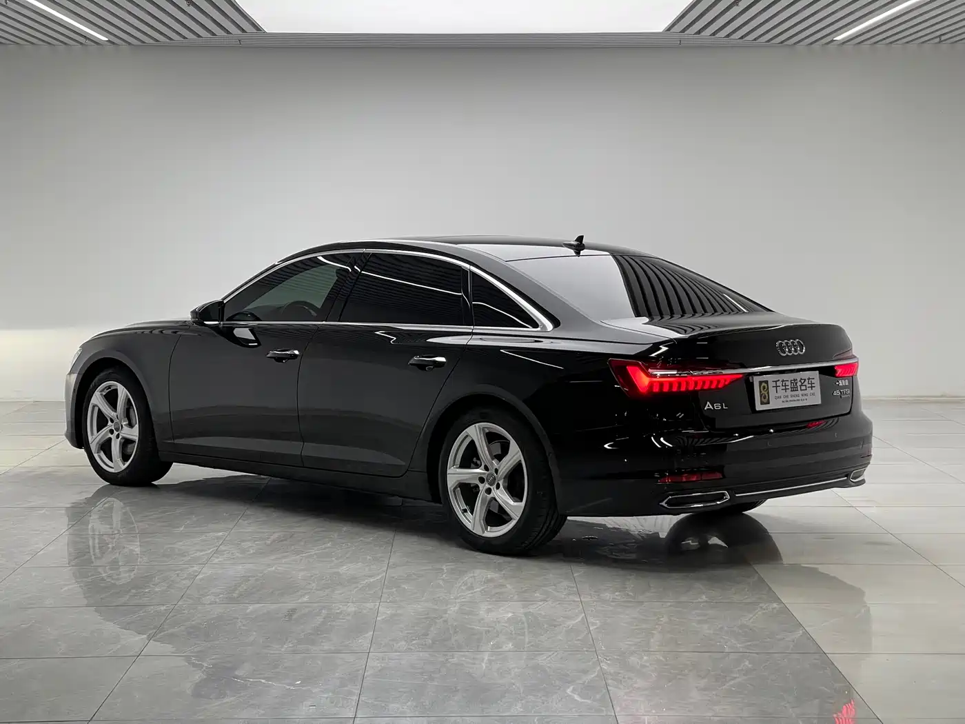 Audi A6L 2019 45 TFSI quattro Exclusive Elegance фото 4