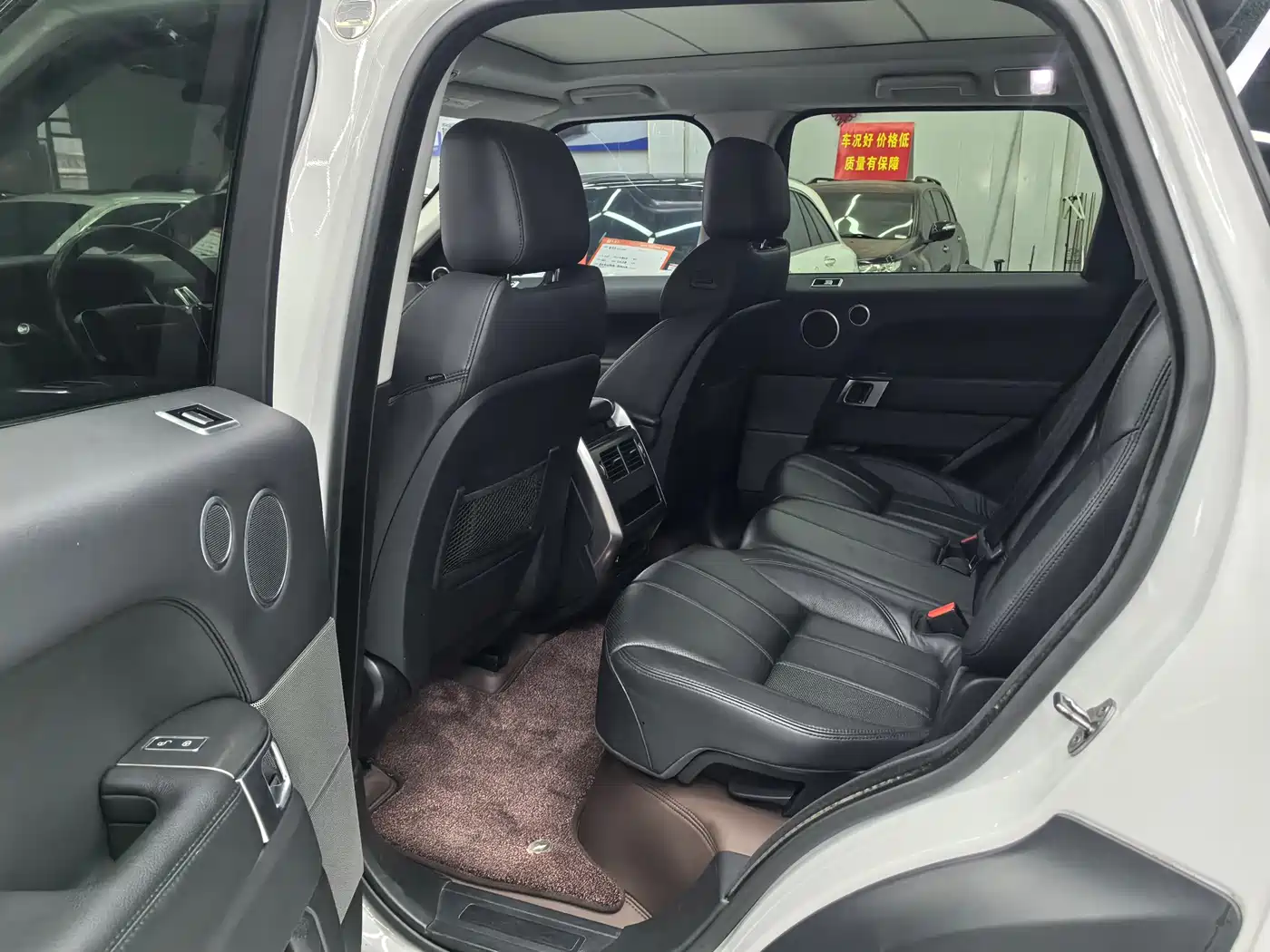 Land Rover Range Rover Sport 2017 3.0 SC V6 SE фото 8