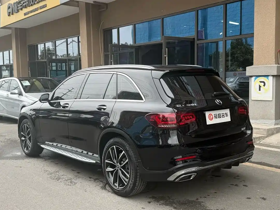 Mercedes-Benz GLC 2021 GLC 300 L 4MATIC Sporty фото 4