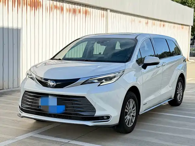 Toyota Sienna 2023