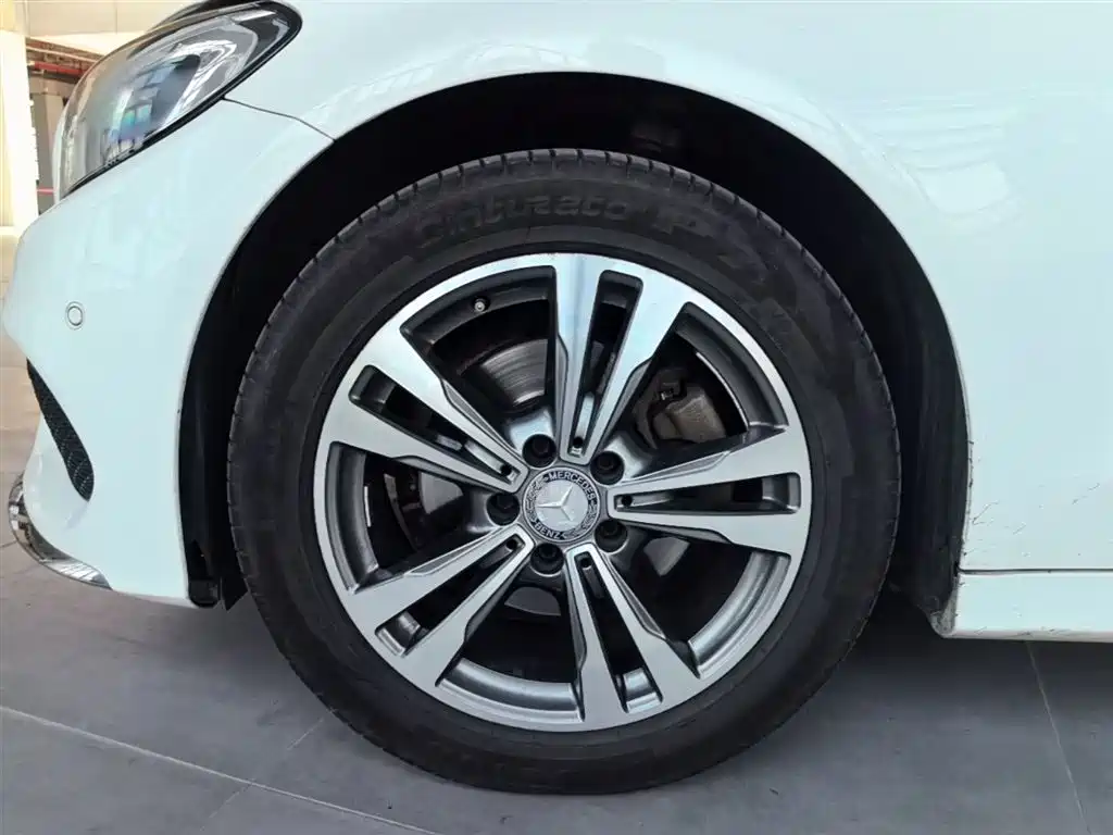 Mercedes-Benz C-Class 2015 Facelift C 200 L Sport фото 23