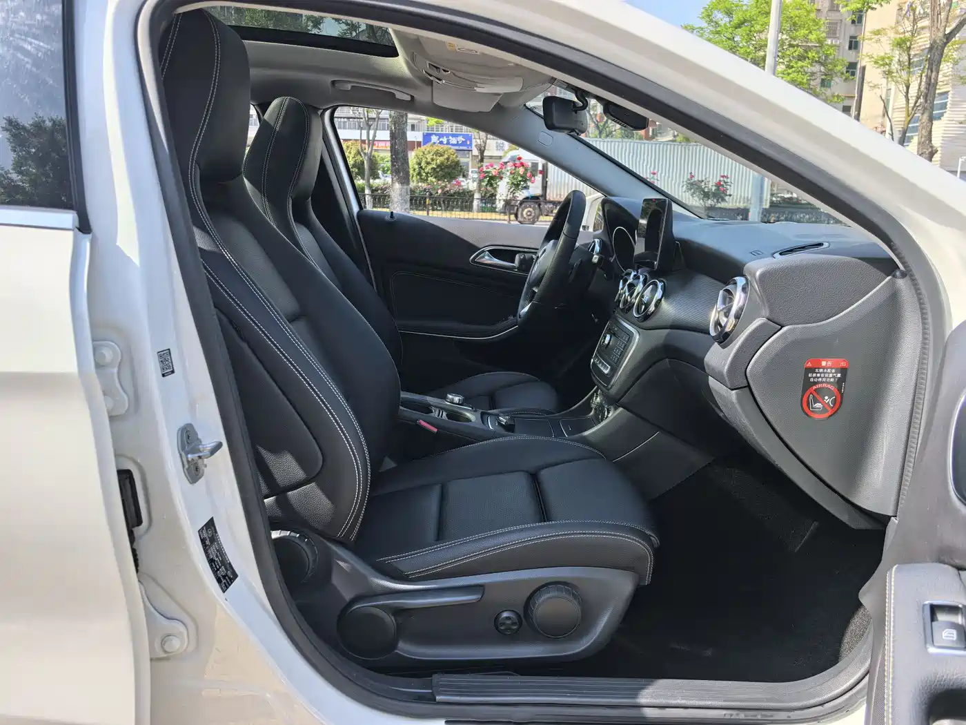 Mercedes-Benz GLA 2018 GLA 200 Dynamic фото 6