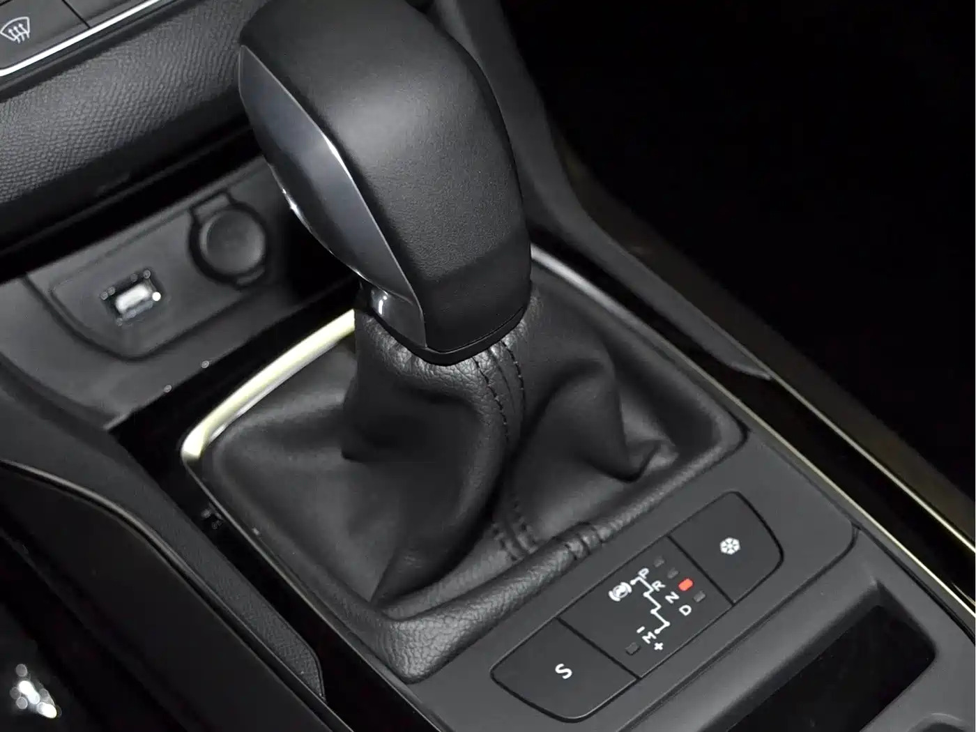 Peugeot 408 2018 350THP Automatic Luxury Edition фото 18