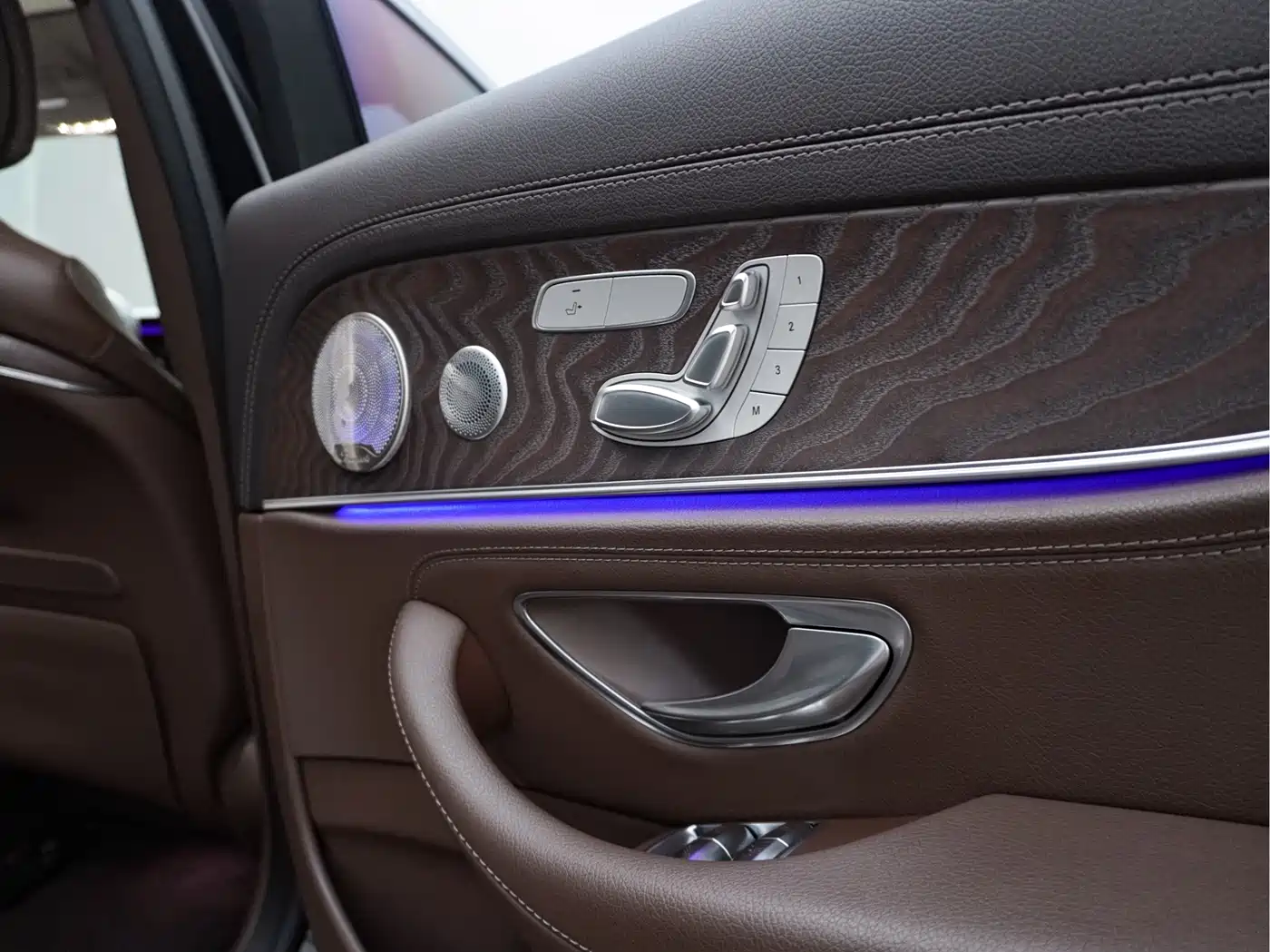 Mercedes-Benz E-Class 2021 E 300 L Premium фото 19
