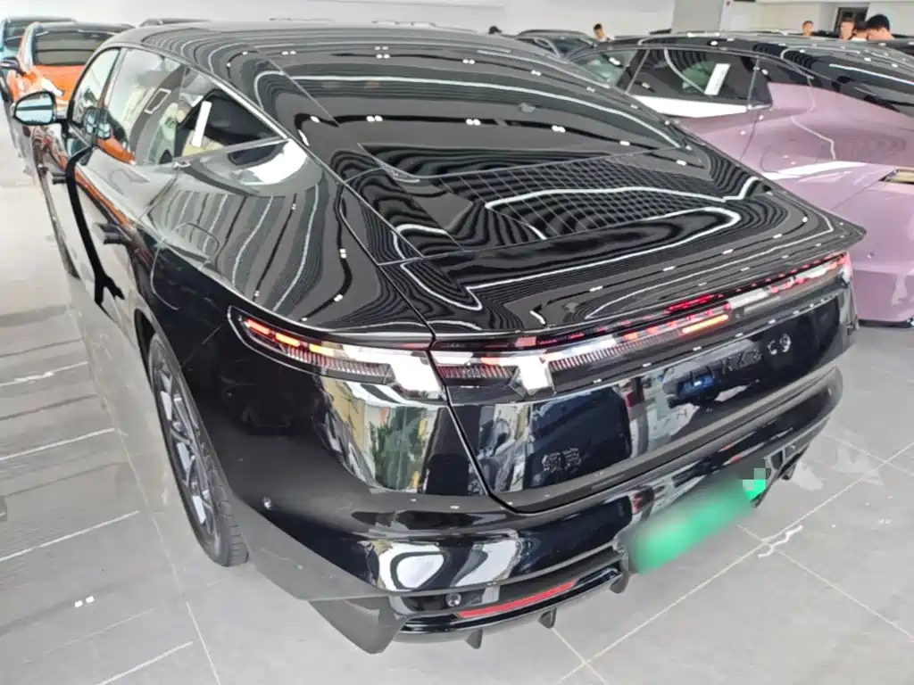 Lynk & Co 10 EM-P 2026 2025 240km Base