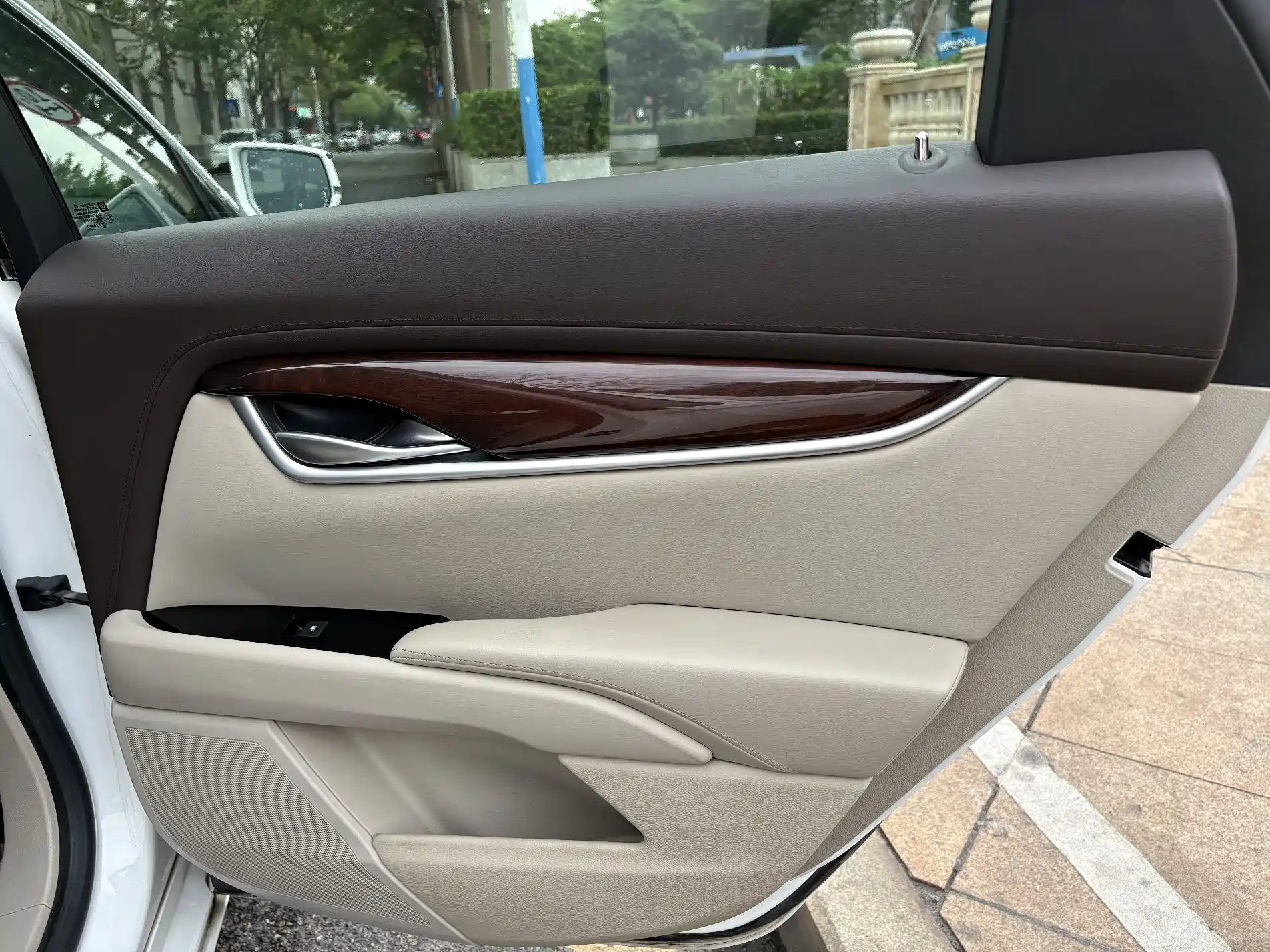 Photo 11 - Cadillac XTS