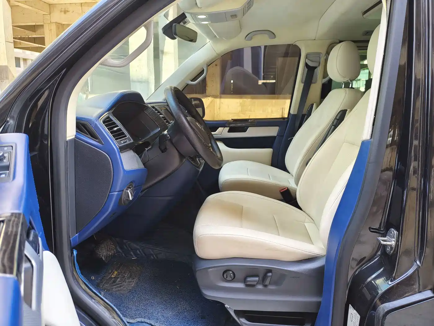 Volkswagen Multivan 2017 2.0TSI 2WD Comfort 7-Seater фото 4