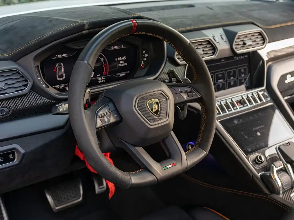 Фото 9 - Lamborghini Urus