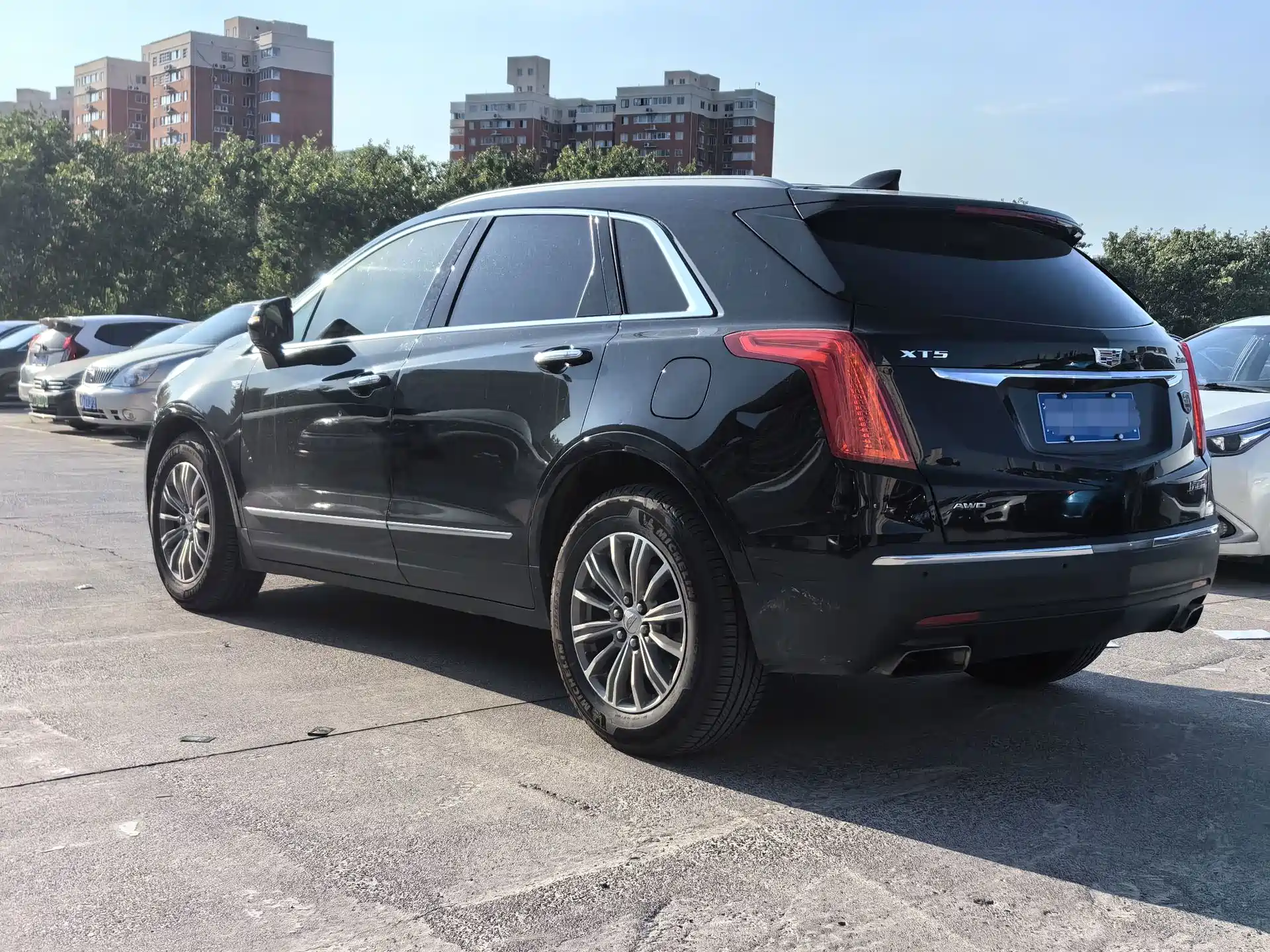 Фото 8 - Cadillac XT5