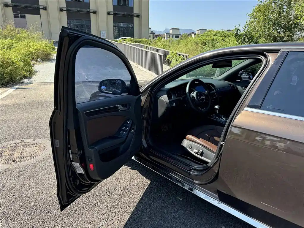 Фото 17 - Audi A4L