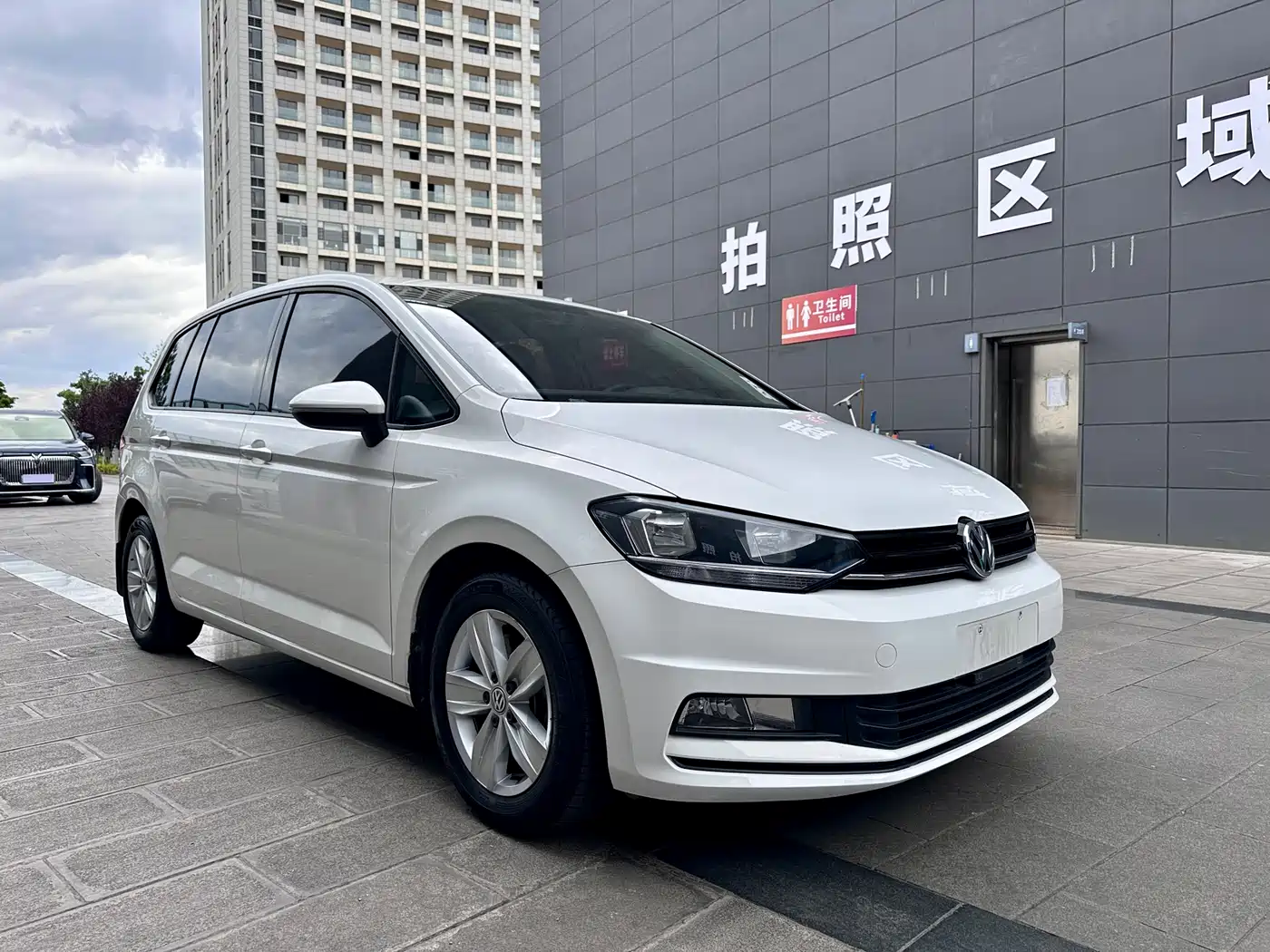 Volkswagen Touran 2018 Touran L 280TSI DSG Trendline 7-seater China V фото 3