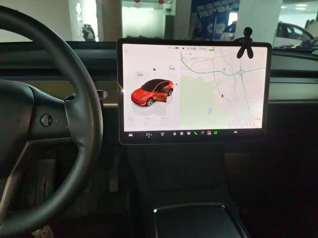 Фото 13 - Tesla Model Y