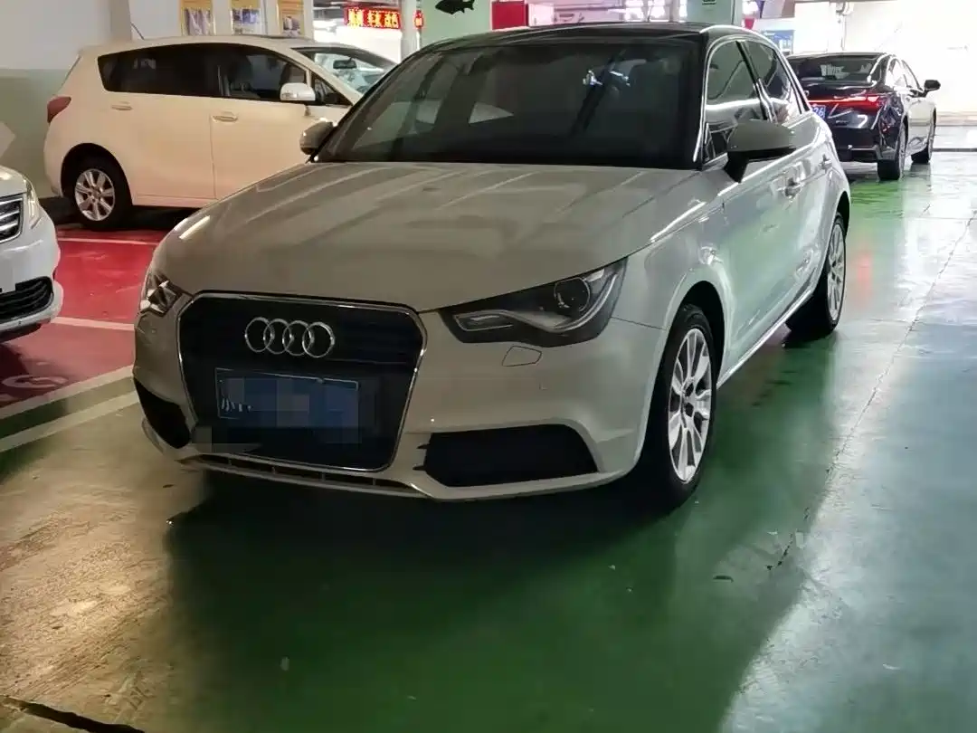 Audi A1 2015 2014 30 TFSI Sportback Fashion