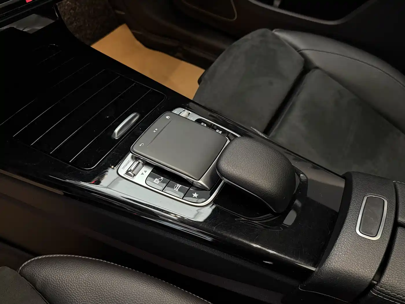Mercedes-Benz A-Class 2019 A 200 L Sport Sedane Pioneer Special Edition фото 5